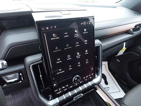 New 2025 GMC Yukon XL Denali w/ LPO, Illumination Package image 20