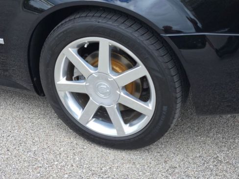 Used 2007 Cadillac XLR RWD image 11