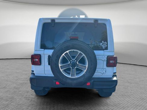 Used 2021 Jeep Wrangler Unlimited Sahara w/ LED Lighting Group AWD/4WD image 5