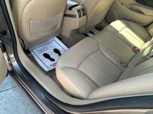 Used 2011 Buick LaCrosse CXL FWD image 9