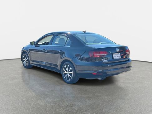 Used 2017 Volkswagen Jetta SE image 7