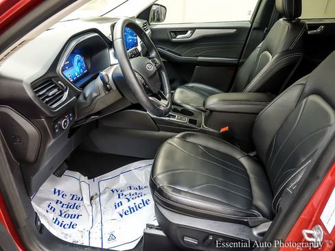 Used 2025 Ford Escape SE w/ PHEV Premium Package image 9