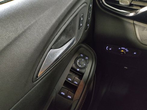 Used 2021 Buick Encore GX Essence FWD image 27