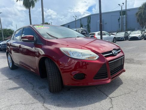 Used 2014 Ford Focus SE FWD image 3