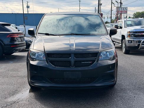 Used 2015 Dodge Grand Caravan SE w/ Quick Order Package 29E SE FWD image 3