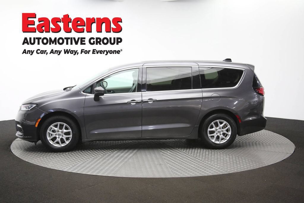Used 2023 Chrysler Pacifica Touring-L FWD image 61