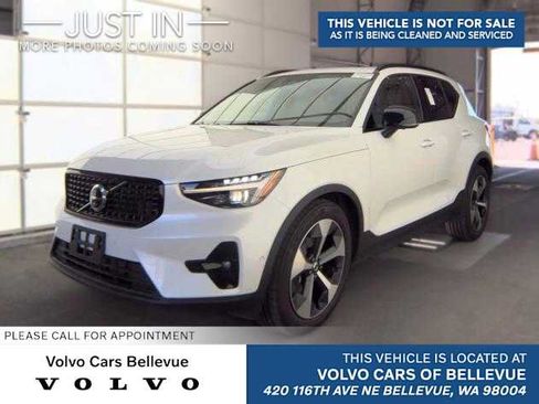 Used 2026 Volvo XC40 B5 Plus AWD/4WD image 1
