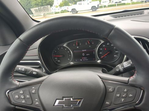 Used 2022 Chevrolet Equinox RS w/ RS Leather Package FWD image 13