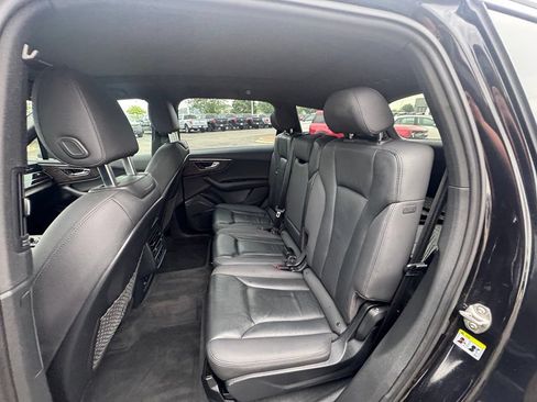 Used 2020 Audi Q7 3.0T Premium Plus w/ Premium Plus Package AWD/4WD image 13