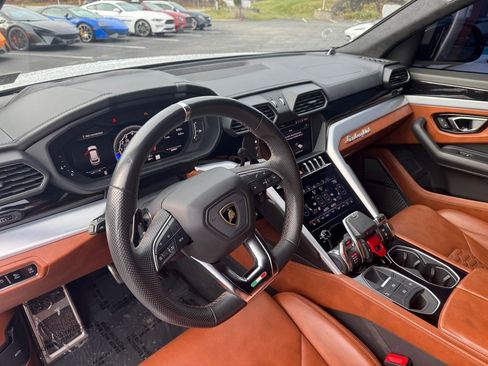 Used 2019 Lamborghini Urus image 9