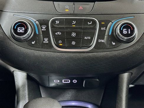 Used 2023 Chevrolet Malibu LT w/ Driver Confidence Package FWD image 16