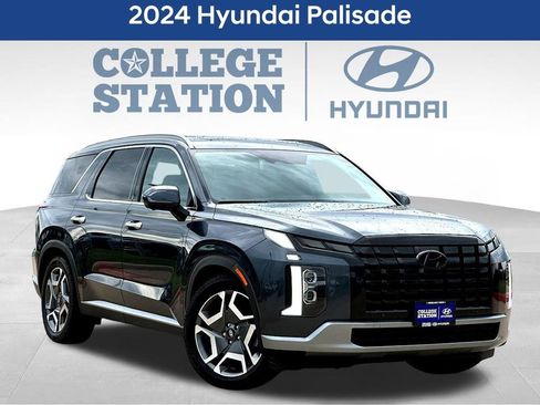 Used 2024 Hyundai Palisade SEL FWD image 3