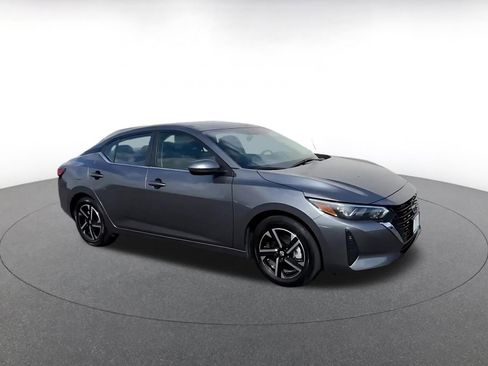 Used 2025 Nissan Sentra SV FWD image 2