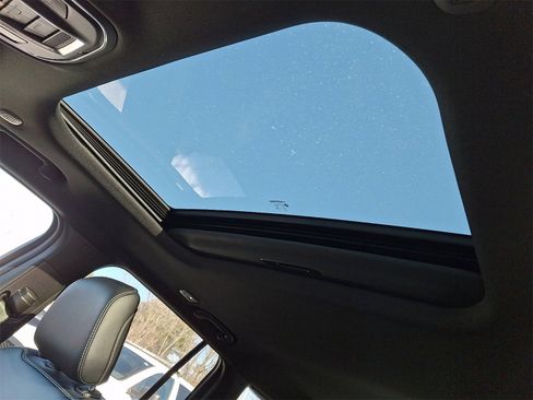 New 2025 Jeep Grand Cherokee image 7