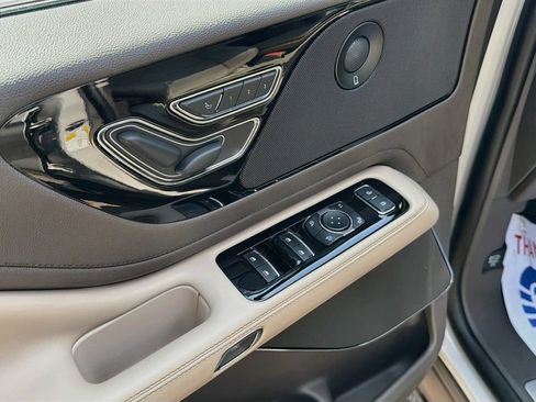 Used 2023 Lincoln Aviator Reserve w/ Elements Package Plus AWD/4WD image 20