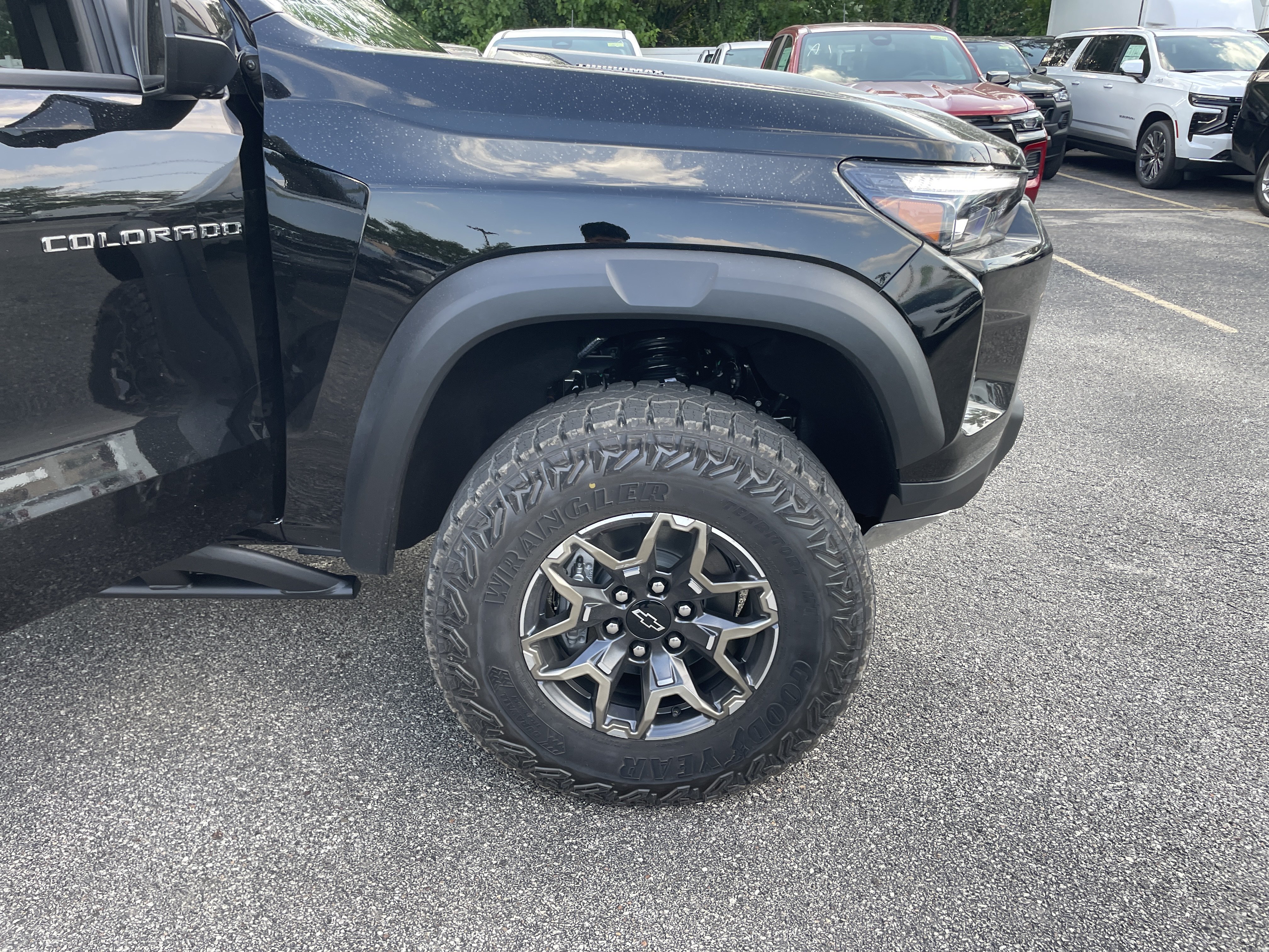 New 2026 Chevrolet Colorado ZR2 w/ Technology Package AWD/4WD image 31
