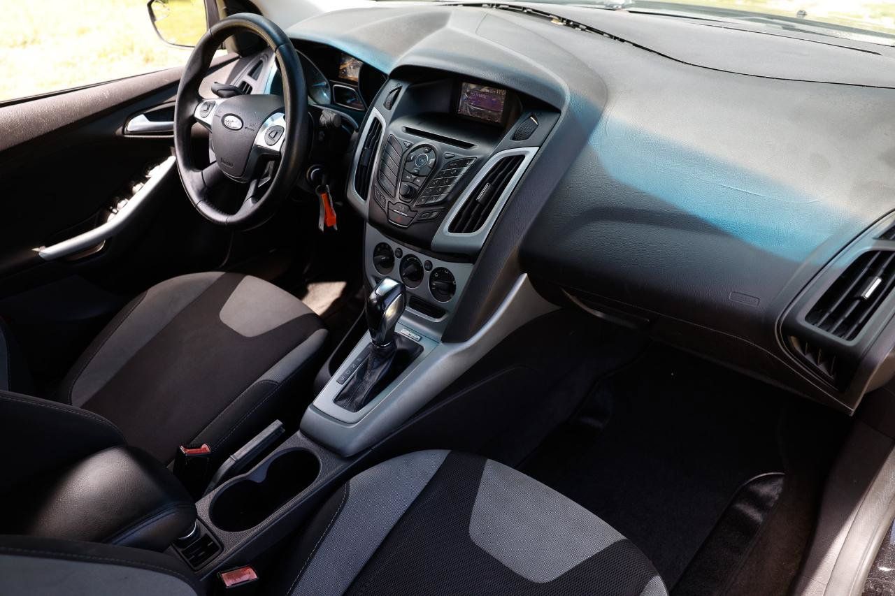 Used 2012 Ford Focus SE FWD image 16