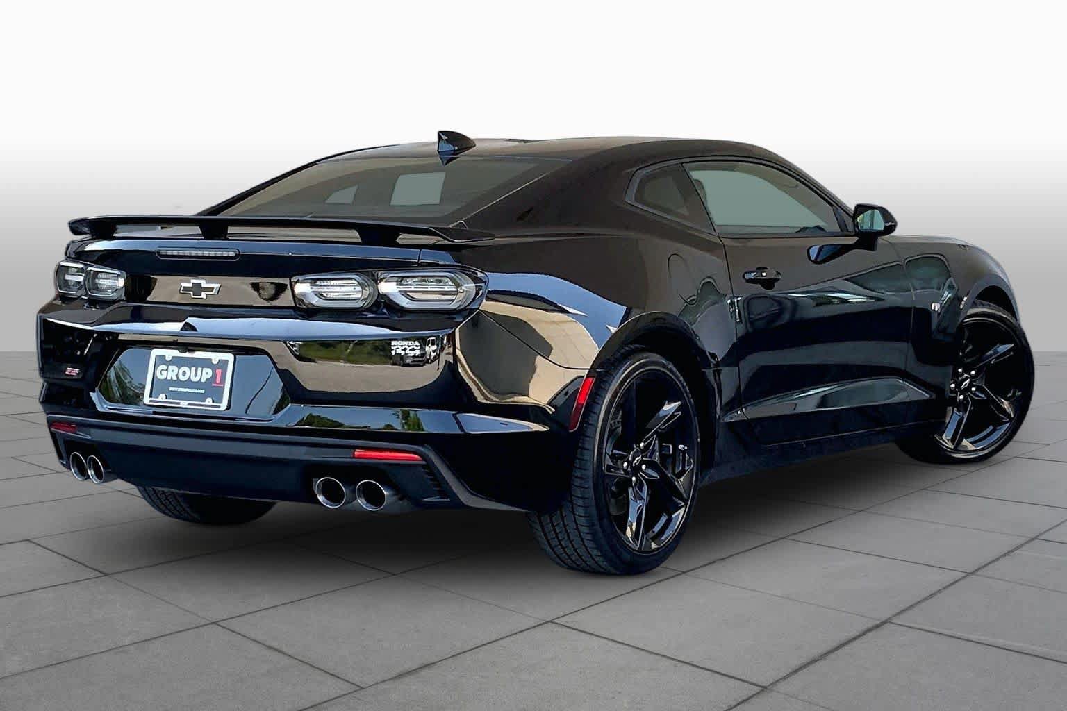 Used 2021 Chevrolet Camaro SS RWD image 13