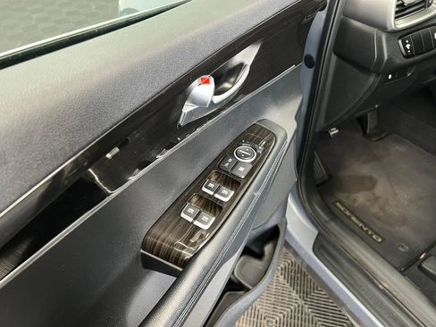 Used 2020 Kia Sorento AWD V6 image 11