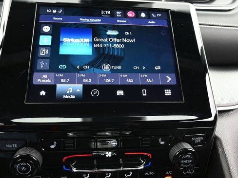 Used 2024 Jeep Grand Cherokee Altitude image 22