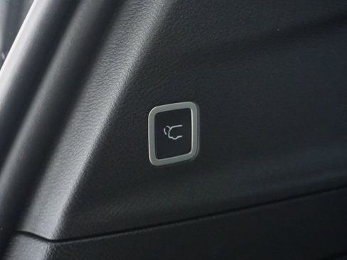 New 2026 Chrysler Voyager LX image 21