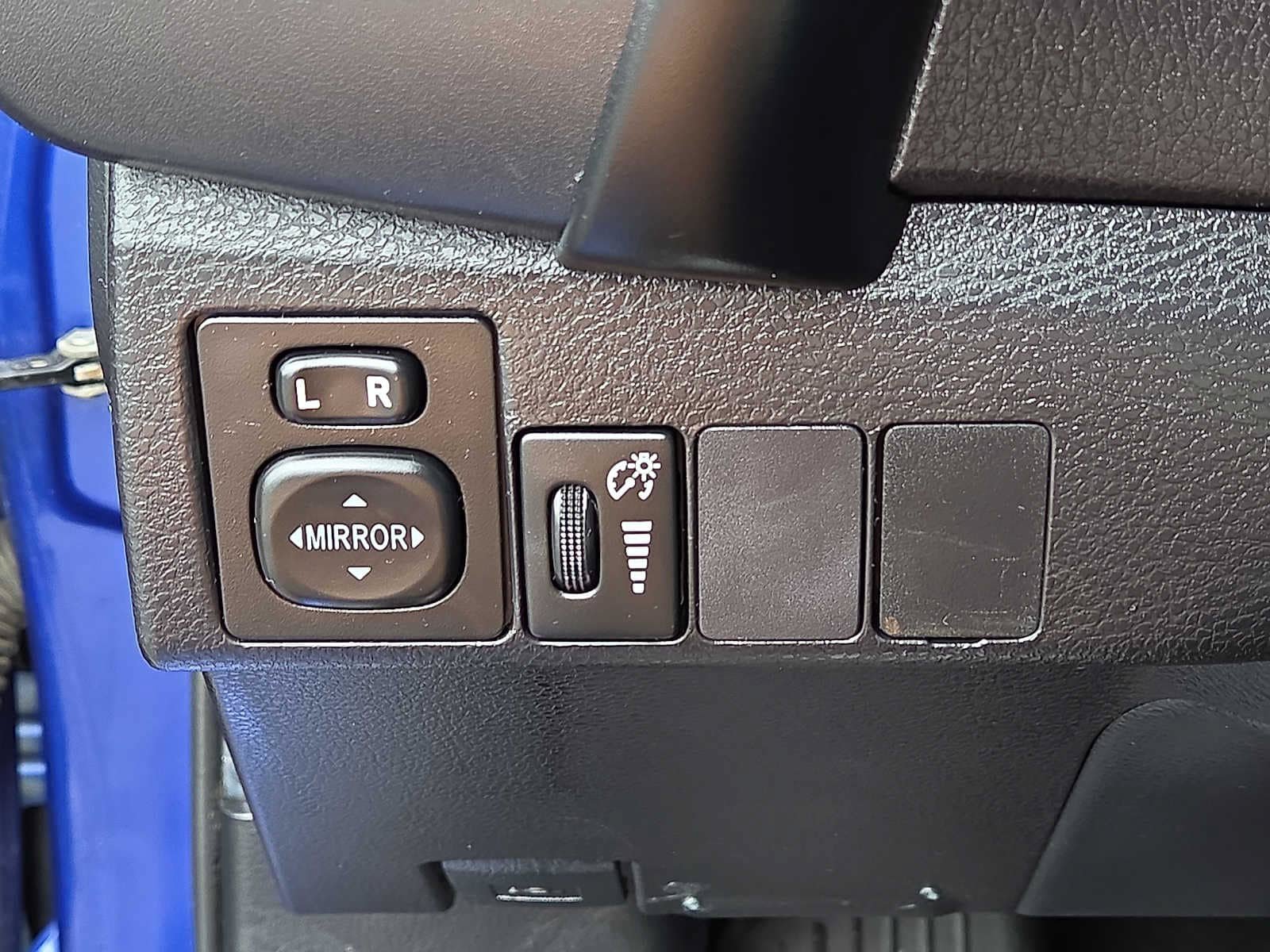Used 2018 Toyota Corolla XSE FWD image 26