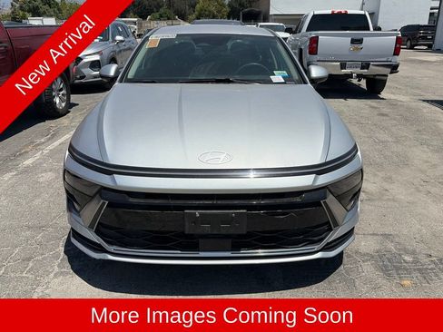 Used 2024 Hyundai Sonata SEL FWD image 2