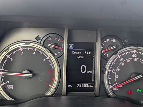 Used 2023 Toyota 4Runner Limited AWD/4WD image 9