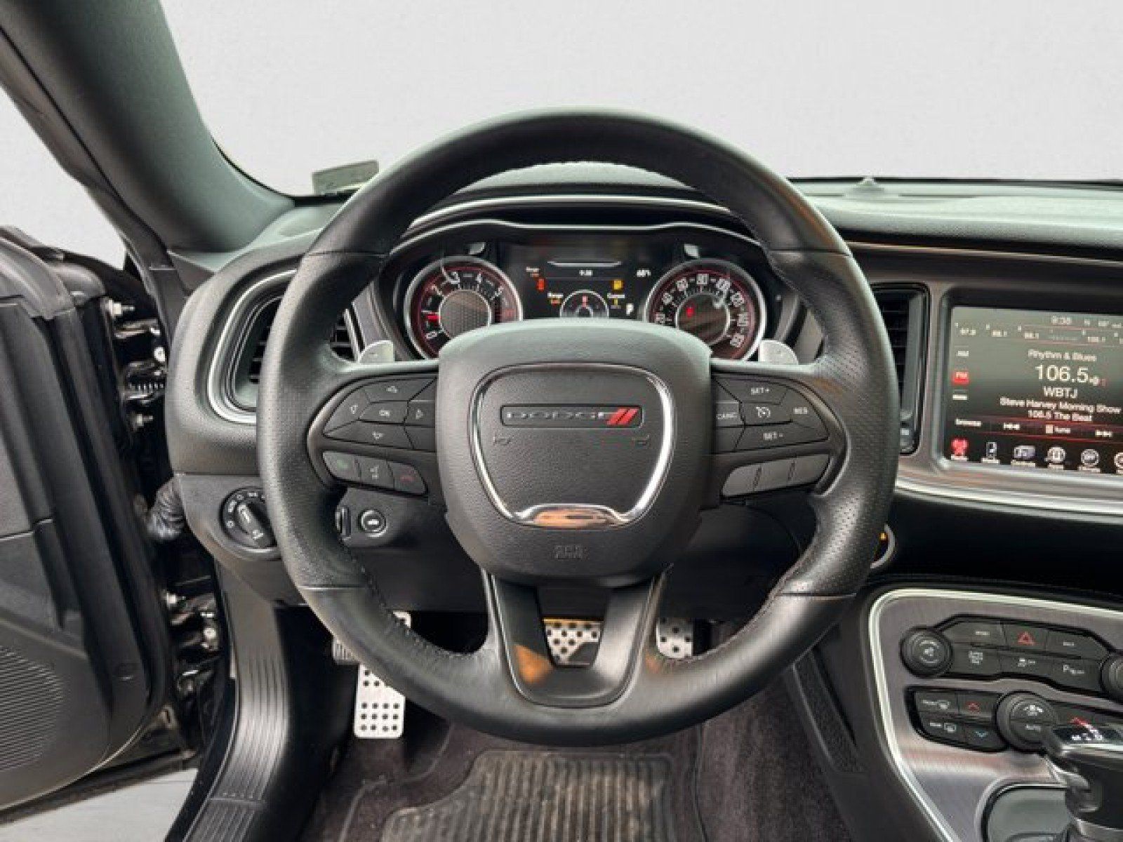 Used 2016 Dodge Challenger R/T RWD image 16