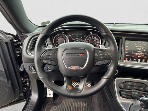 Used 2016 Dodge Challenger R/T image 16