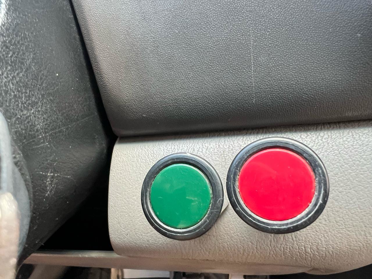 Used 2000 Ford F350 4x4 Regular Cab DRW Super Duty image 49