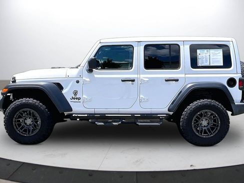Used 2022 Jeep Wrangler Unlimited Sport w/ Sun And Sound Package AWD/4WD image 5