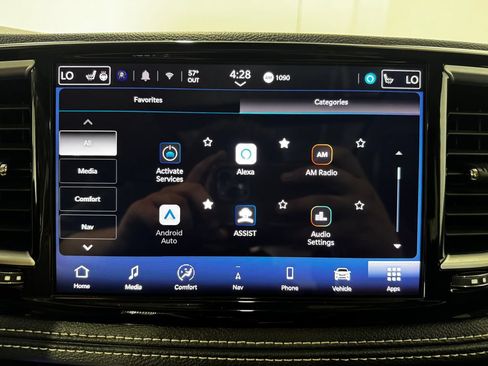 Used 2024 Chrysler Pacifica Limited FWD image 44