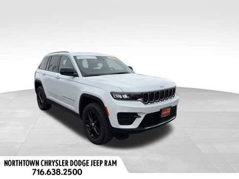 Certified 2025 Jeep Grand Cherokee Laredo X w/ Luxury Tech Group I AWD/4WD image 1