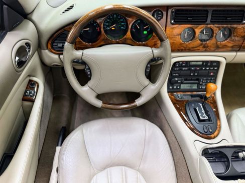 Used 1999 Jaguar XK8 Convertible image 2