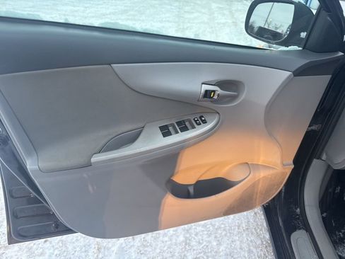 Used 2010 Toyota Corolla image 18