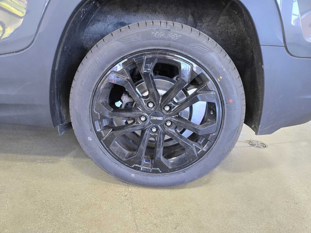 Used 2020 GMC Terrain SLT w/ Preferred Package AWD/4WD image 34
