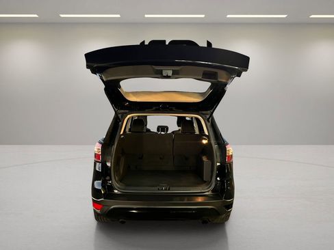 Used 2018 Ford Escape SE w/ SE Sport Appearance Package image 22