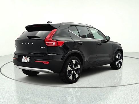 Used 2024 Volvo XC40 B5 Plus AWD/4WD image 6