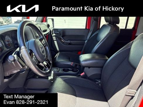 Used 2017 Jeep Wrangler Unlimited Sahara AWD/4WD image 18