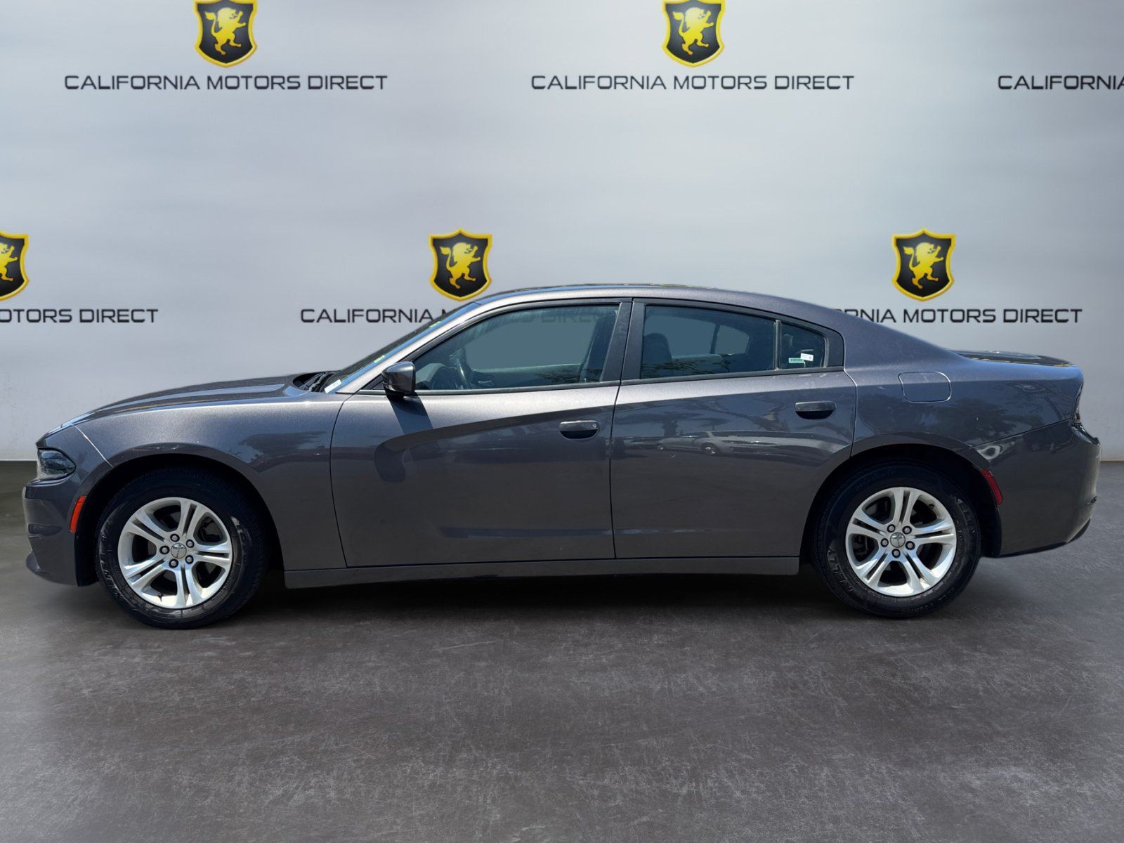 Used 2021 Dodge Charger SXT w/ Leather Interior Group RWD image 2