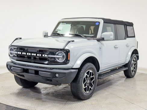 Used 2021 Ford Bronco Outer Banks image 6