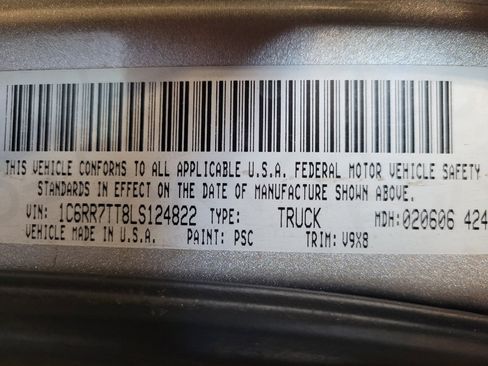 Used 2020 RAM 1500 Classic SLT AWD/4WD image 33