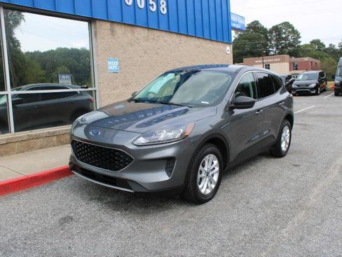Used 2022 Ford Escape SE image 3