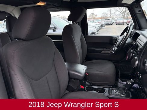 Used 2018 Jeep Wrangler Sport image 3