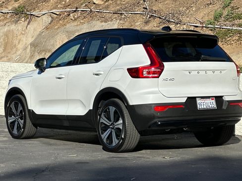 Certified 2023 Volvo XC40 Recharge Plus image 7