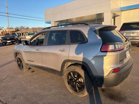 Used 2019 Jeep Cherokee Latitude Plus image 17