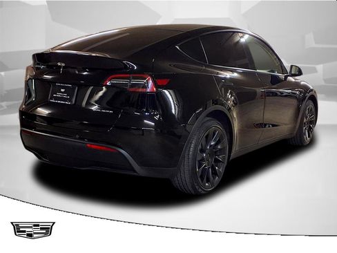 Used 2021 Tesla Model Y Long Range image 2