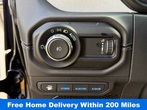 Certified 2025 Jeep Wrangler Unlimited Sahara w/ Safety Group image 28