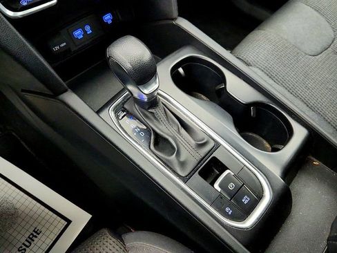 Used 2020 Hyundai Santa Fe SE image 16